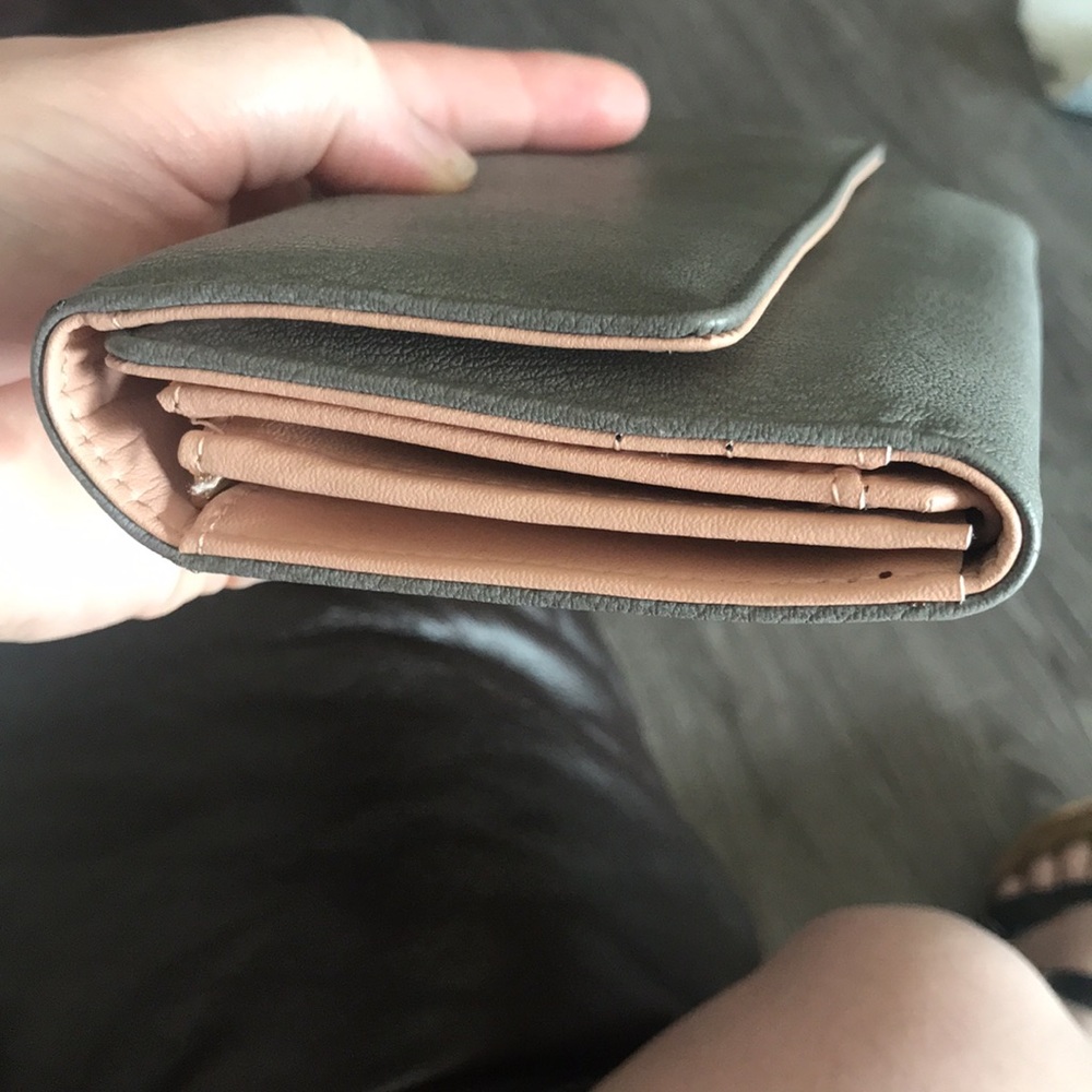 Grey Wallet - Picture 5 of 8